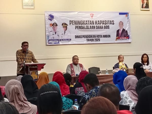 Wali Kota Ambon Tekankan Transparansi Dana BOS, Sekolah Harus Terhindar dari Masalah Hukum
