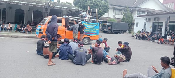 Ratusan Sopir Truk Penambang Pasir Kulonprogo Lakukan Aksi Demo di BBWSSO Jogjakarta