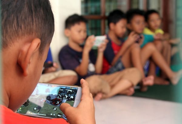 Anak Kebablasan Gawai, Tantangan Orang Tua Era Digital