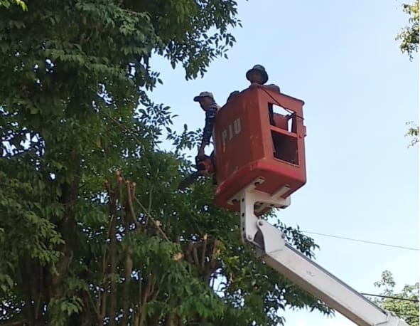 Polsek Sumbersari Bersama BPBD Jember Lakukan Mitigasi Bencana