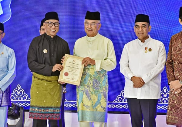 Terima Anugerah Tun Perak, Gubernur Lampung Diakui Berdedikasi Kembangkan Masyarakat Melayu