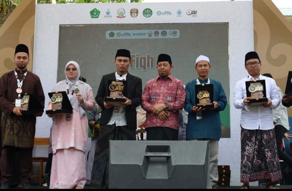 Para juara Musabaqah Qiraatil Kutub Internasional (MQKI) ke-1 di Wajo Sulawesi Selatan (Dok.Kemenag Malut for Spektroom) 