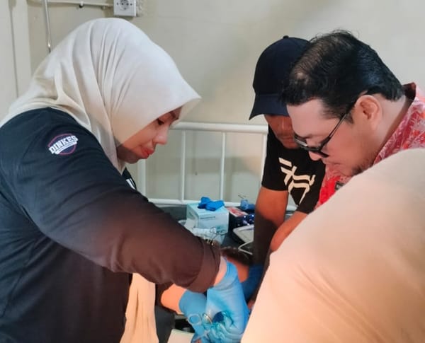 Ratusan Anak Kurang Mampu Dikhitan Sambut Hari Kesehatan Nasional di Ternate