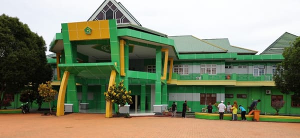 Kemenag Berbagi dan Penanaman Pohon di Peringatan Hari Santri di Malut