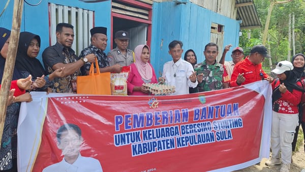 Kemendukbangga/ BKKBN Salurkan Bantuan Genting untuk Keluarga Berisiko Stunting (KRS) di Kepulauan Sula