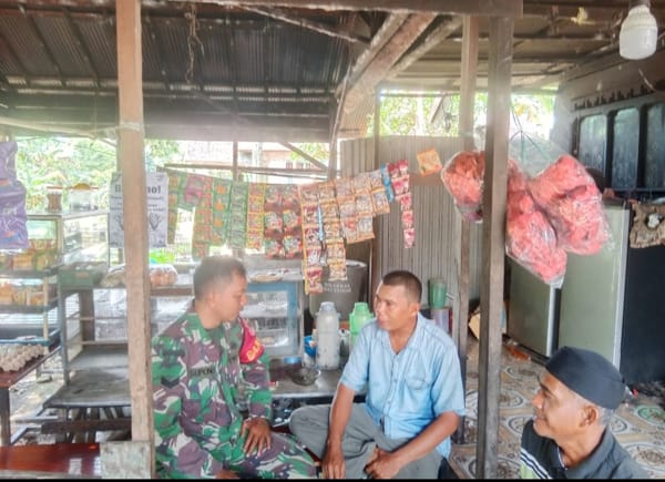 Manfaatkan Akhir Pekan, Babinsa Sertu Supono Sambangi Warga Desa Perumahan