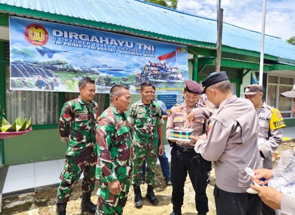 HUT ke 80 TNI, Polsek dan Koramil Labuan Amas Utara Perkuat Kebersamaan dan Sinergitas