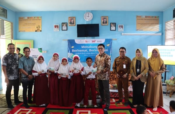 Dukung Literasi Keuangan Sejak Dini, Bank Kalsel Hadirkan Edukasi Perbankan Digital Di SDN 1 Barabai Timur