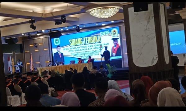 "Optimalisasi Kinerja Melalui Hard Skill dan Soft Skill " Jadi Tema Wisuda Sarjana dan Magister STIA Bina Banua