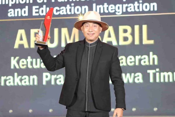 Ketua Kwarda Pramuka Jatim HM Arum Sabil Raih CNN Indonesia Awards 2025