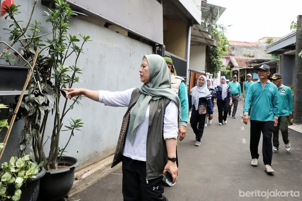 Sudinkes Menggencarkan Pemberantasan Sarang Nyamuk ( PSN ) Di Kalisari.
