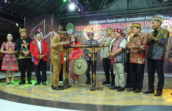 Pentas Seni Budaya Dayak XI di Ketapang
