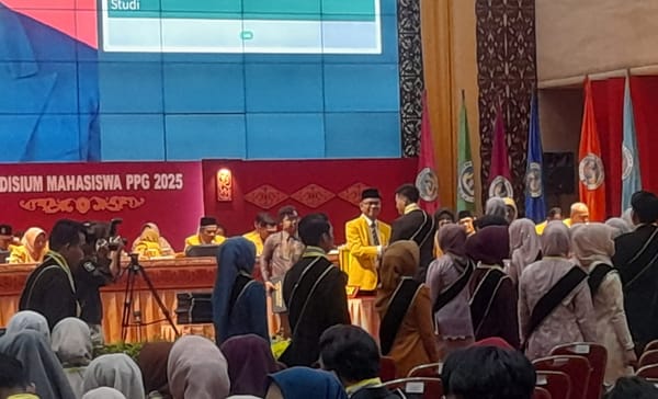 Rektor UNP: Guru Harus Kuasai Teknologi Digital dalam Pembelajaran