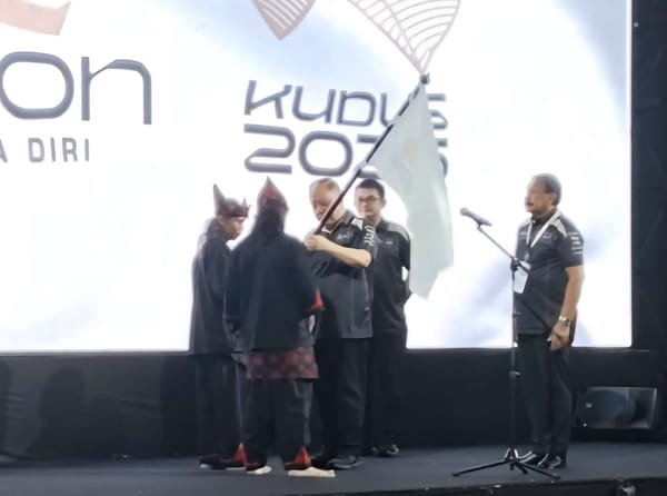 Sejarah Baru PON Bela Diri 2025 Resmi Dibuka, Ketua KONI Sumbar Hamdanus Optimis Atlet Sumbar Tampil Gemilang