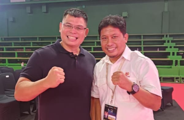 Mantan Petinju Nasional Chris John Ajak KONI Sumbar Hidupkan Kembali Ajang Tinju