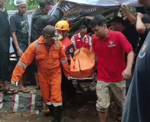 Dinas Sosial Jember Hadir Beri Dukungan Bagi Keluarga Korban Tertimpa Bambu