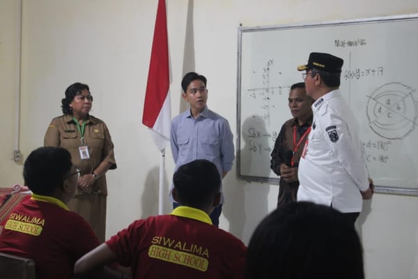 Wapres RI Gibran dalam kunjungan ke Kota Ambon sempat kunjungi Sekolah Garuda.