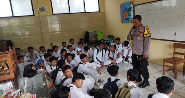 Polisi Ajak Pelajar SMK Wijaya Kusuma Jauhi Kenakalan Remaja