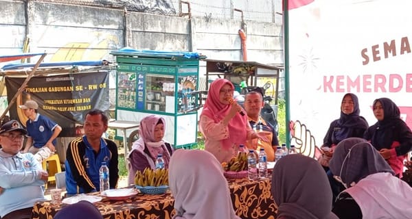 Silaturrahmi jajaran Polsek Ciracas dalam rangka mempererat komunikasi dengan masyarakat.