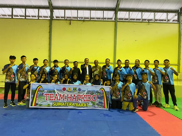 KONI Sumbar Lepas Kontingen Hapkido, Optimis Raih 4 Emas dari Surabaya