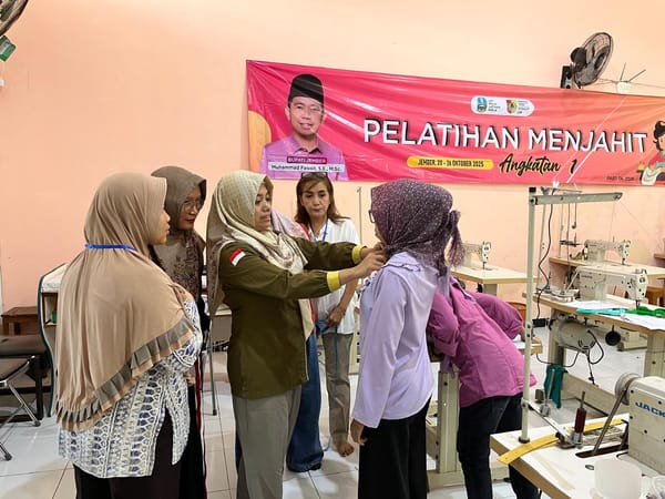 Tingkatkan Keterampilan, Diskopum Jember dan UPT BLK Gelar Pelatihan Menjahit