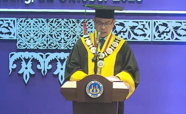 UNP Kukuhkan 11 Guru Besar Baru, Total Jadi 146 Profesor Aktif