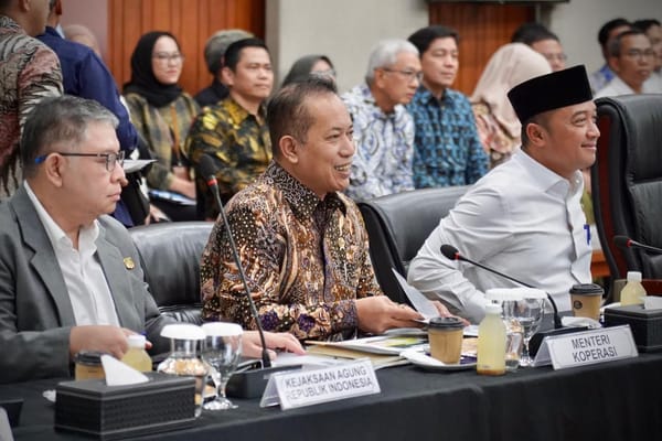 Menteri Koperasi  Adakan Pertemuan Mendadak Dengan Menteri Keuangan dan Danantara