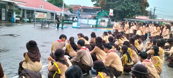 Latihan Dasar Kepemimpinan Siswa Membentuk Karakter Siswa