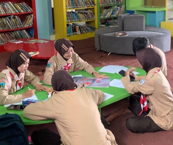 Kunjungan SMK 1 Medika Jember ke Perpusda Perkuat Budaya Literasi Siswa