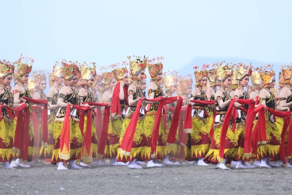 13 Tahun Digelar, Pagelaran Kolosal 1400 Penari Gandrung Sewu Banyuwangi Kian Memukau