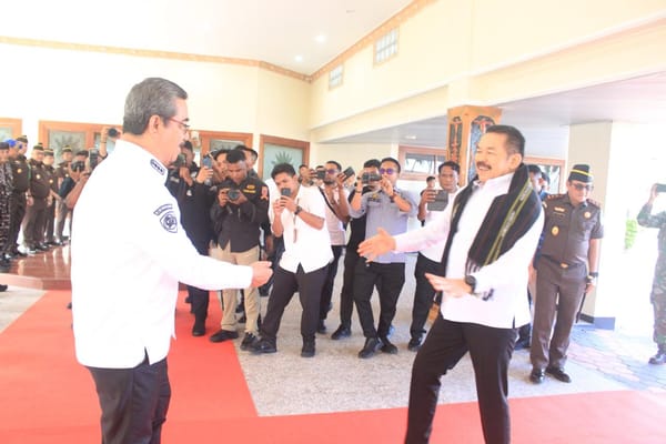 Jaksa Agung RI Burhanuddin tiba  di Ambon,disambut Gubernur dan Forkopimda
