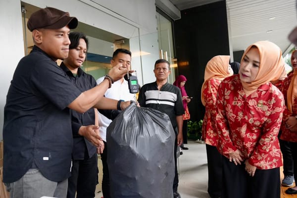 Kemenkop Bersama Dharma Wanita dan Kepul Wujudkan Program Sampah Jadi Rupiah