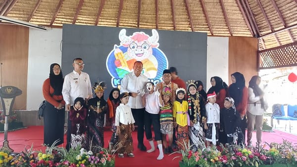 Kolaborasi Dengan KAUJE, Bupati Situbondo Luncurkan Kampung Inggris ZBond