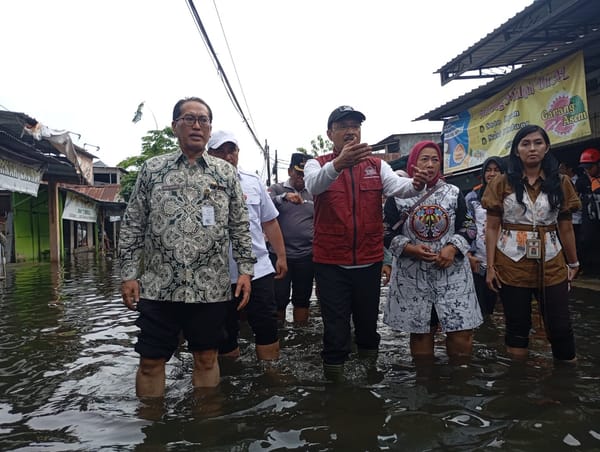 Banjir Semarang, Mensos Saefullah Yusuf Kunjungi Warga Terdampak