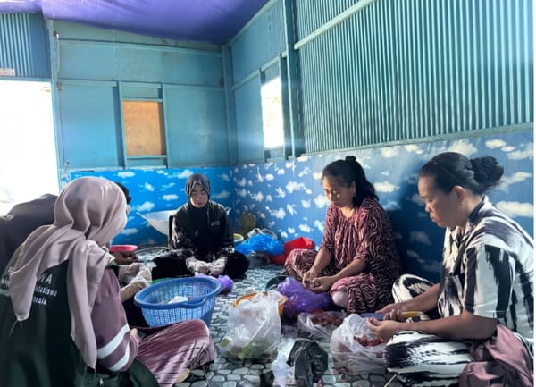 Tim PPK Ormawa Perisai UMI Makassar Dorong Pemberdayaan Warga Ampekale Melalui Hilirisasi Tiram Menjadi Sambal Bernilai Ekonomi