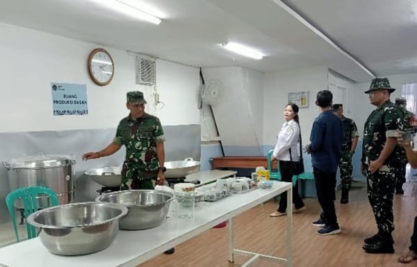 Danrem Bersama Dandim 1210/Landak Tinjau Dapur SPPG Desa Anik Dingir