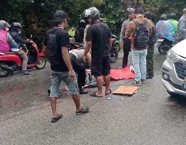 Seorang Wanita Meninggal Dunia dalam Kecelakaan lalulintas dijalan Imam Bonjol  Pontianak