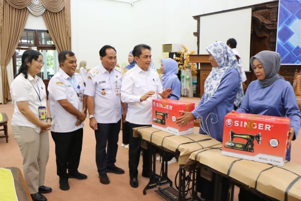 Pemkot Bantu Peralatan Kerja, Dorong Warga Mandiri dan Ciptakan lapangan kerja