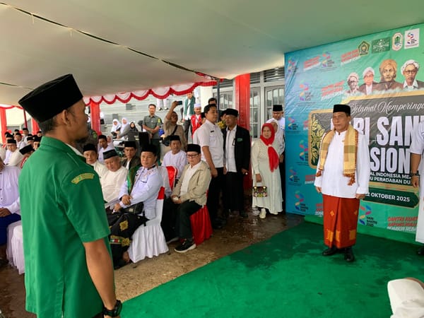 Wabup Kapuas Hulu Ajak Santri Terus Jaga Semangat Kebangsaan di Hari Santri Nasional