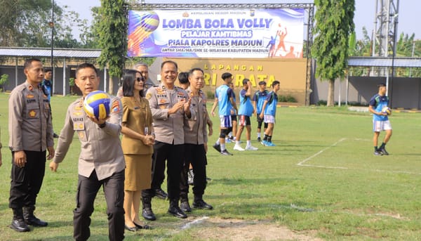 Kapolres Madiun Buka Turnamen Bola Voli Pelajar Kamtibmas