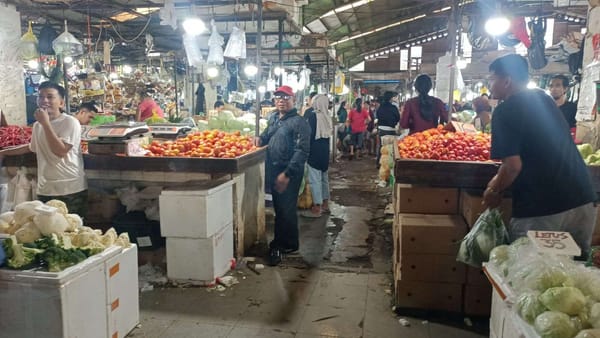 Harga Pangan di Pasar Flamboyan Masih Stabil, Sawi Keriting Naik Signifikan