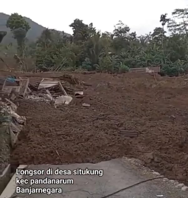 UPDATE TERKINI PENANGANAN BENCANA DI DESA PANDANARUM Senin, 17 November 2025 – Pukul 08.37 WIB