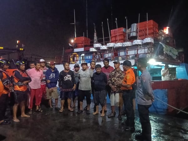 KM. Jeni Jaya 05 Berhasil di Evakuasi Ke Pelabuhan Perikanan Ternate, Seluruh ABK Selamat