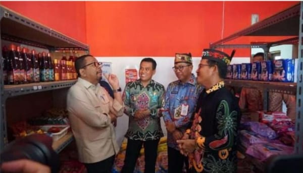 Kepala Staf Kepresidenan Tinjau Koperasi dan Program Gizi di Palangka Raya
