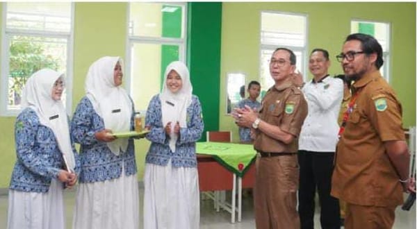 Sanatsu, Sabun Nanas Karya Siswa MTsN 1 Subang Tembus Tiga Besar Inovasi Jabar 2025