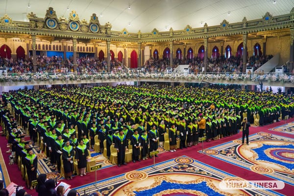 Unesa Kukuhkan 1.503 Wisudawan Periode ke-117, Rektor Cak Hasan " Berpesan Agar Lulusan Berdampak Bagi Masyarakat. "