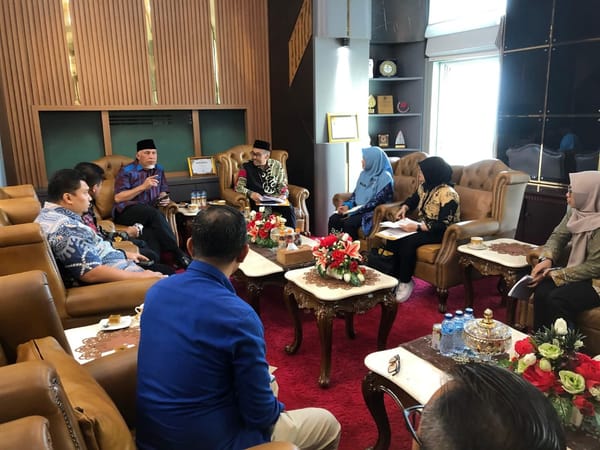 Gubernur Mahyeldi Terima Audiensi Kepala BPS Sumbar, Bahas Pertumbuhan Ekonomi