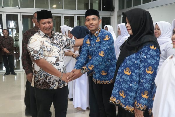 Lantik 42 Pejabat Fungsional, Sekda Aceh Besar Tekankan Pentingnya Kedisiplinan dan Komunikasi