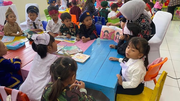 Membaca Nyaring di TK Bayangkari 54 Surakarta, Ajak Anak Paud Cinta Buku