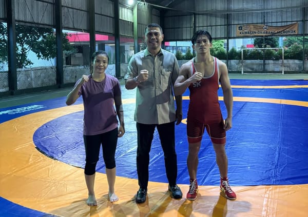 Kunjungi Pelatnas, Sekum KONI Sumbar Dipo Pratama Beri Motivasi Dua Pegulat Sumbar